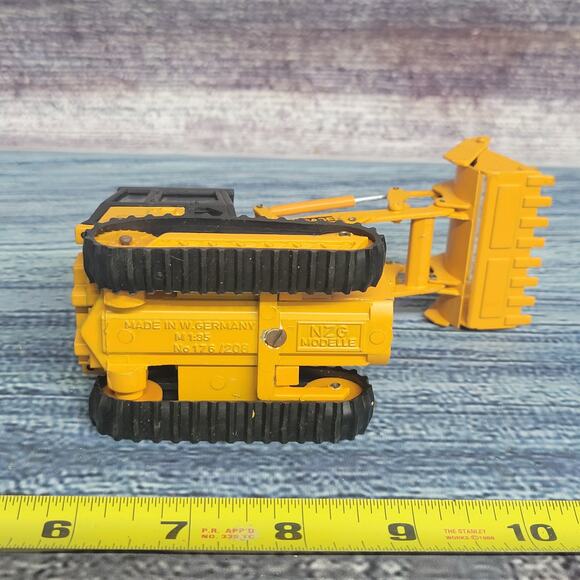 Case 850C Track Loader - CAB - o/c - 1/35 - NZG  -Conrad NZG #176 west Germany - Picture 7 of 9